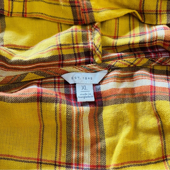 Cato Yellow Plaid Hooded Open Front Fringe Hem Sleeveless Vest, Pockets, Size XL - Picture 3 of 5